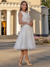 Mesh-Kleid mit Rundhalsausschnitt und Pailletten und langen Ärmeln